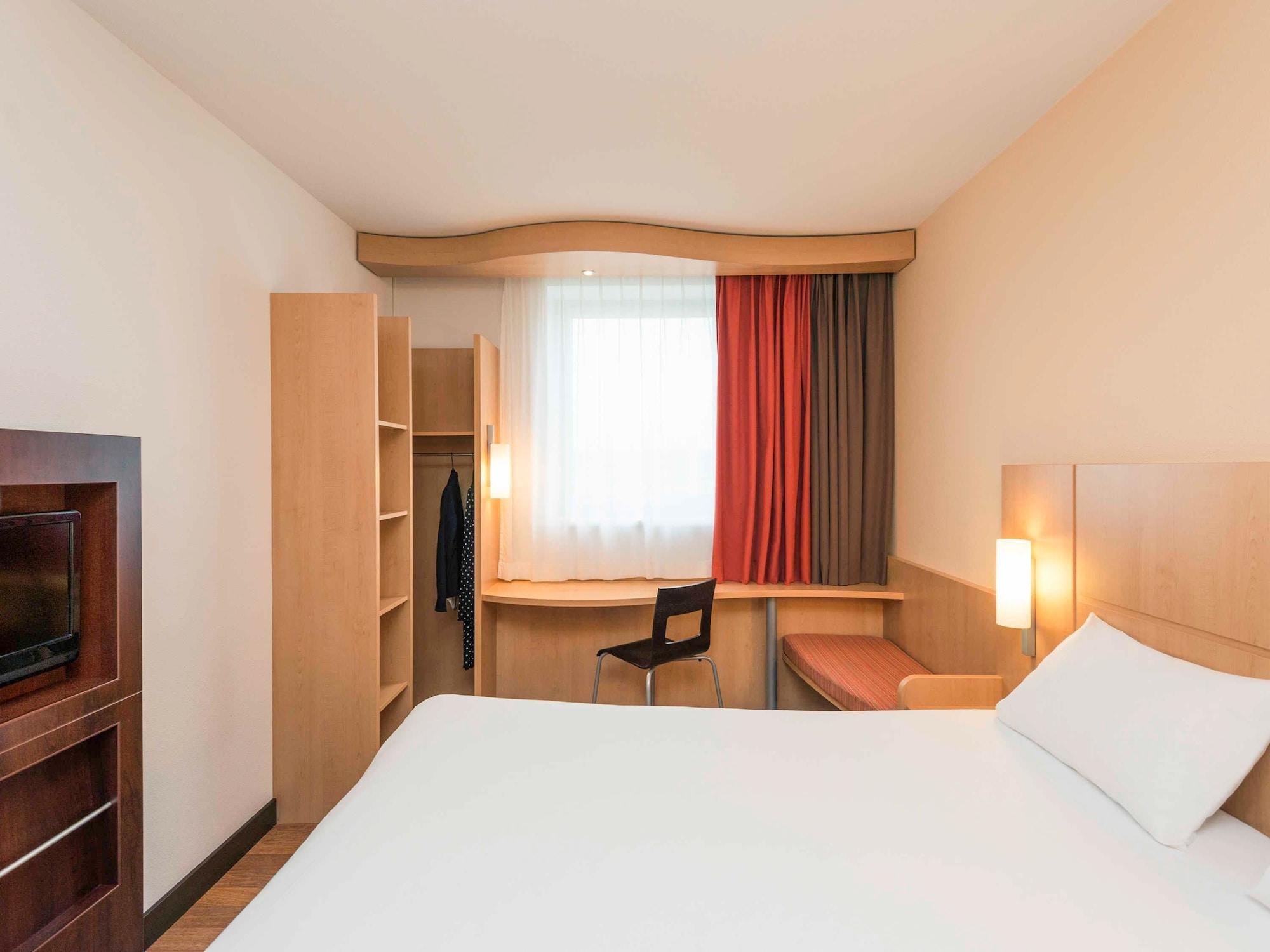 Готель Ibis Esch Belval Екстер'єр фото