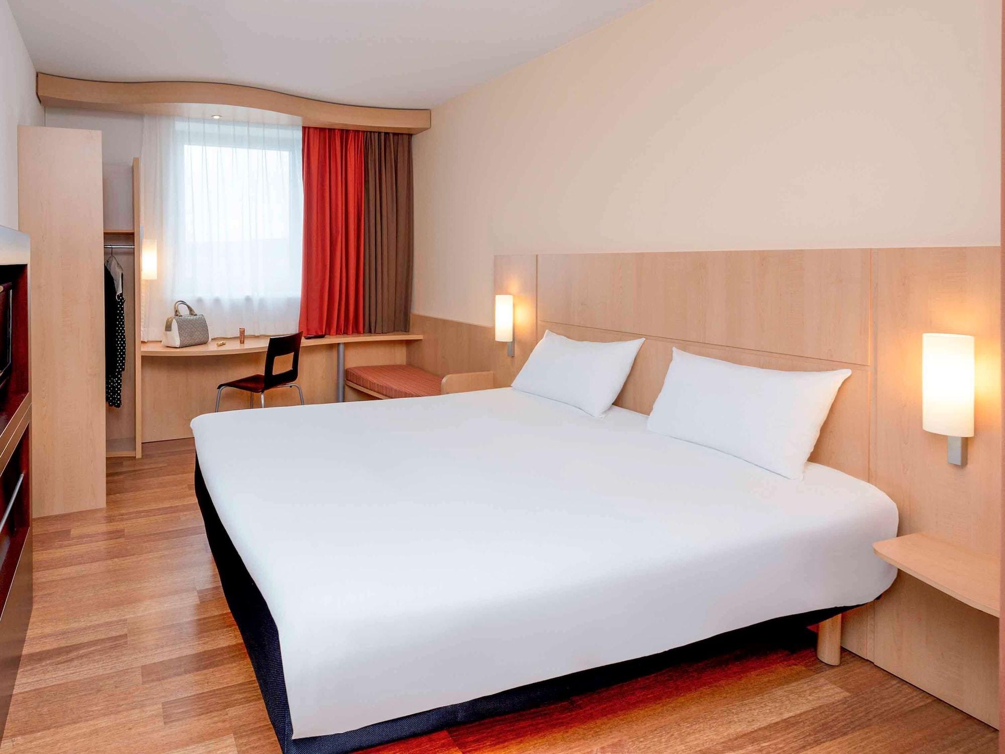 Готель Ibis Esch Belval Екстер'єр фото