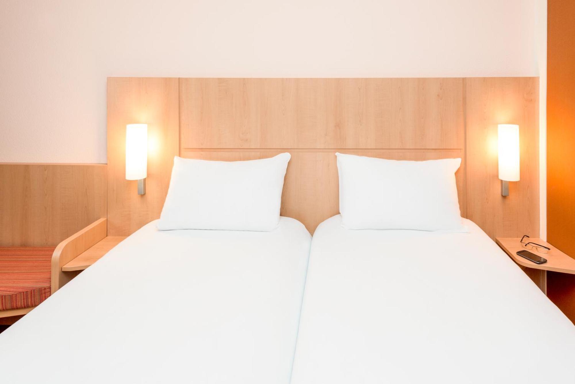 Готель Ibis Esch Belval Екстер'єр фото