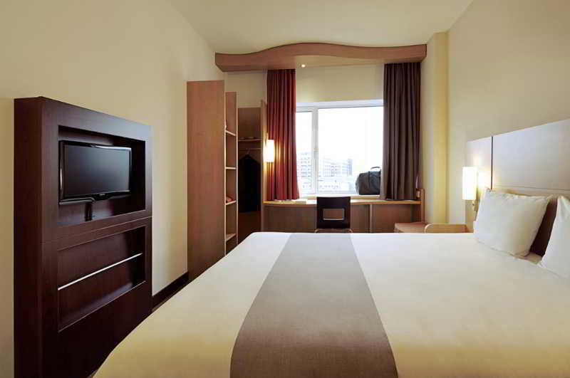 Готель Ibis Esch Belval Екстер'єр фото